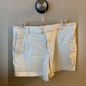 Ladies Banana Republic Cream Cotton Blend Chino Shorts Pockets Belt Loops Sz 10